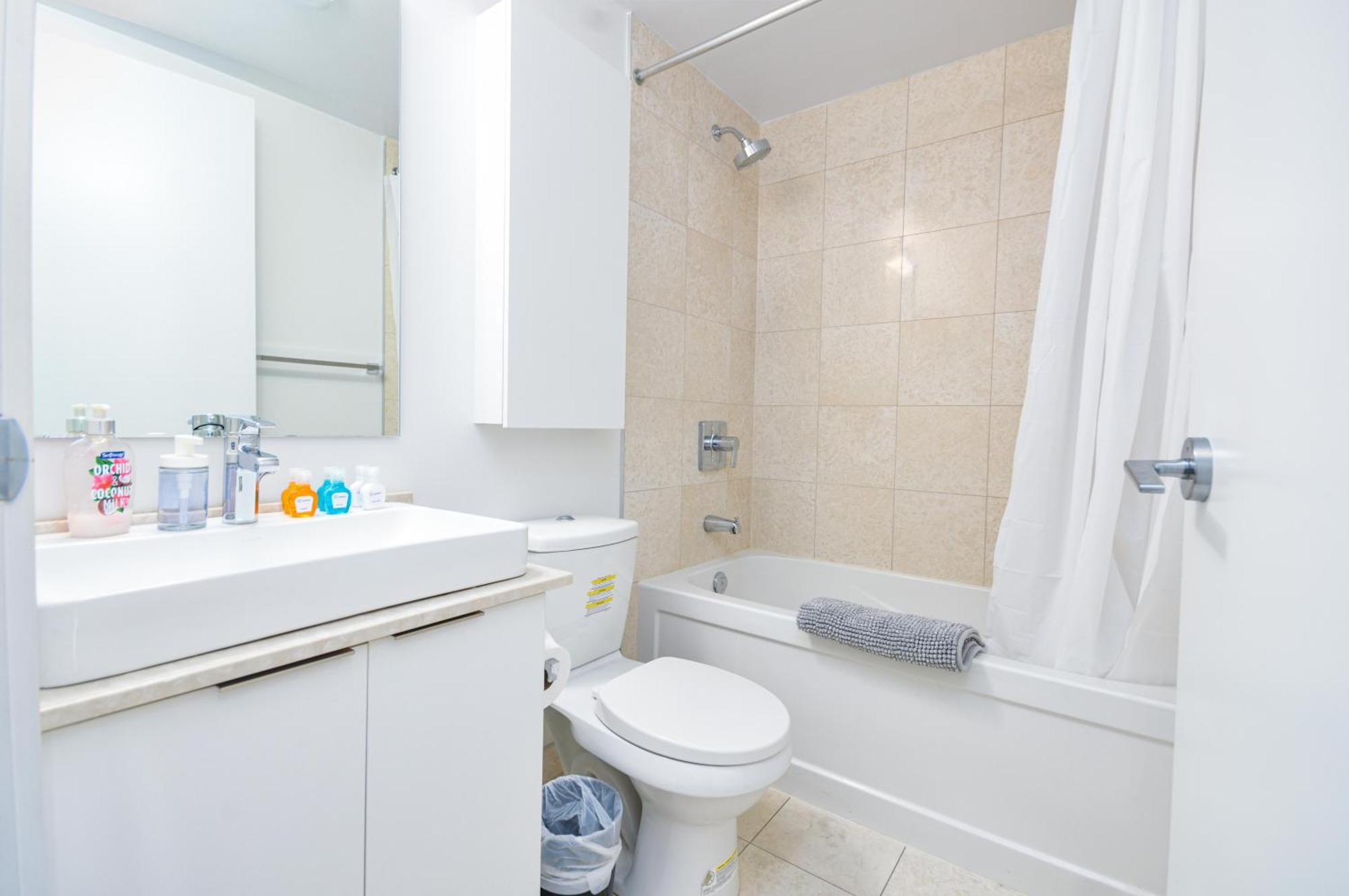 Downtown Toronto Condo Near Cn Tower, Scotiabank Arena, Rogers Centre, Union Station Exteriér fotografie