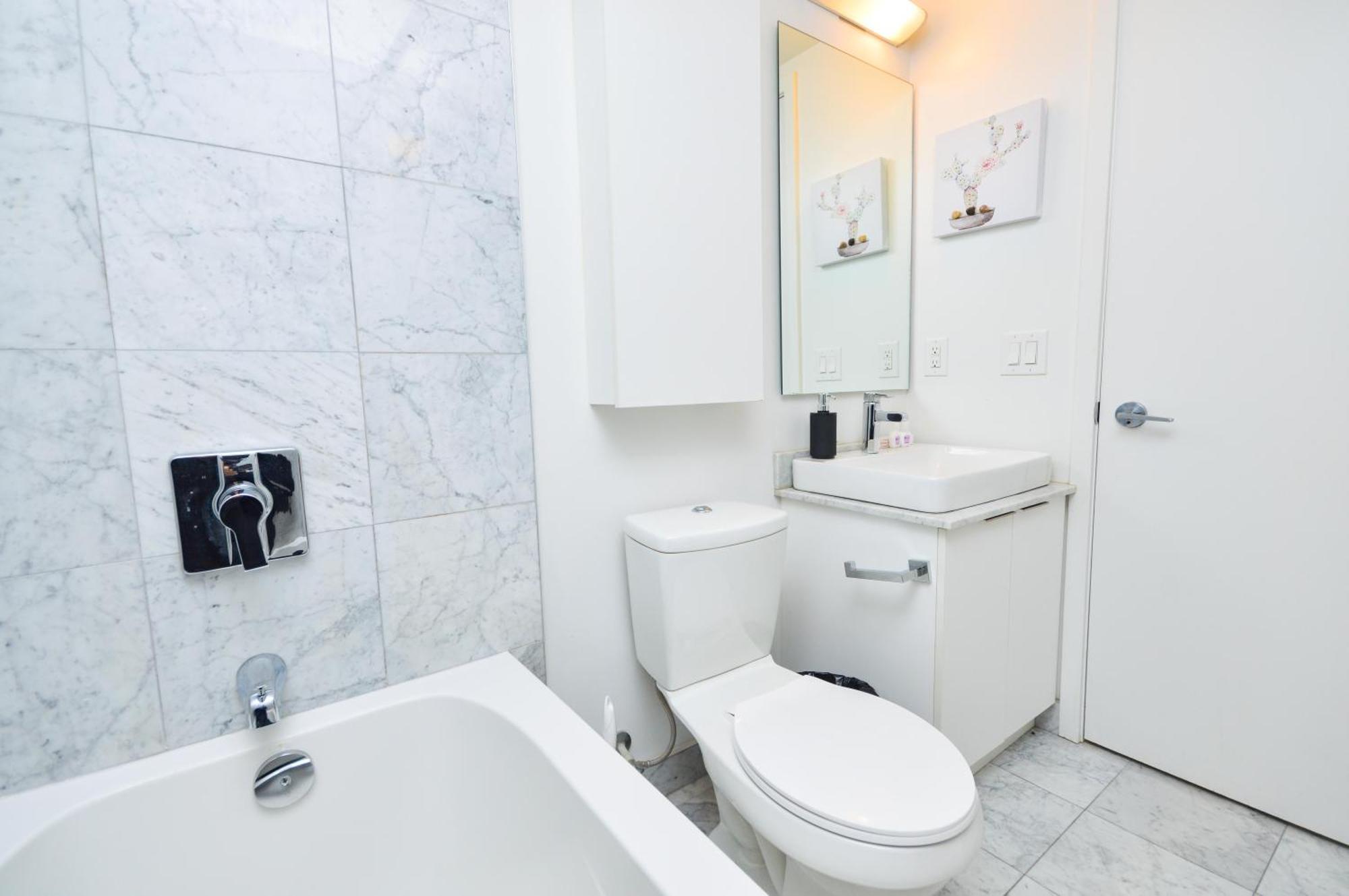 Downtown Toronto Condo Near Cn Tower, Scotiabank Arena, Rogers Centre, Union Station Exteriér fotografie